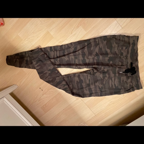 ZYIA jogger - Picture 1 of 2